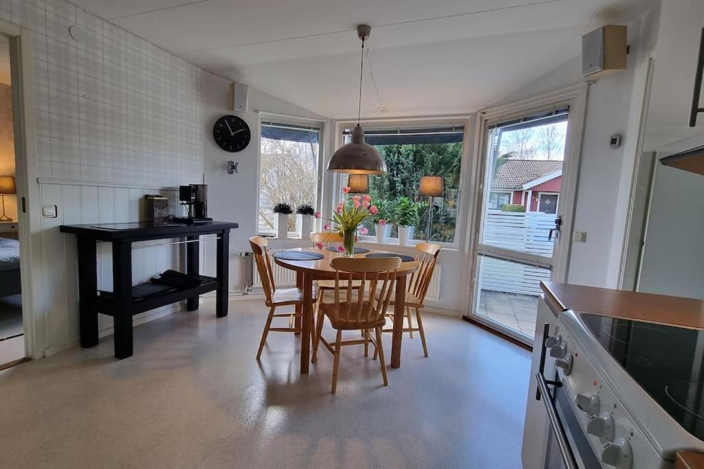 Trivsamt Parhus I Lugnt Omrade Inne I Tranas! Exteriör bild