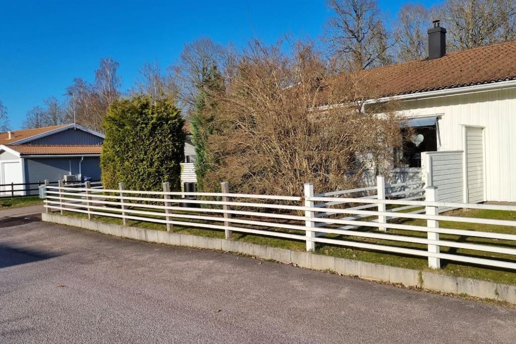 Trivsamt Parhus I Lugnt Omrade Inne I Tranas! Exteriör bild