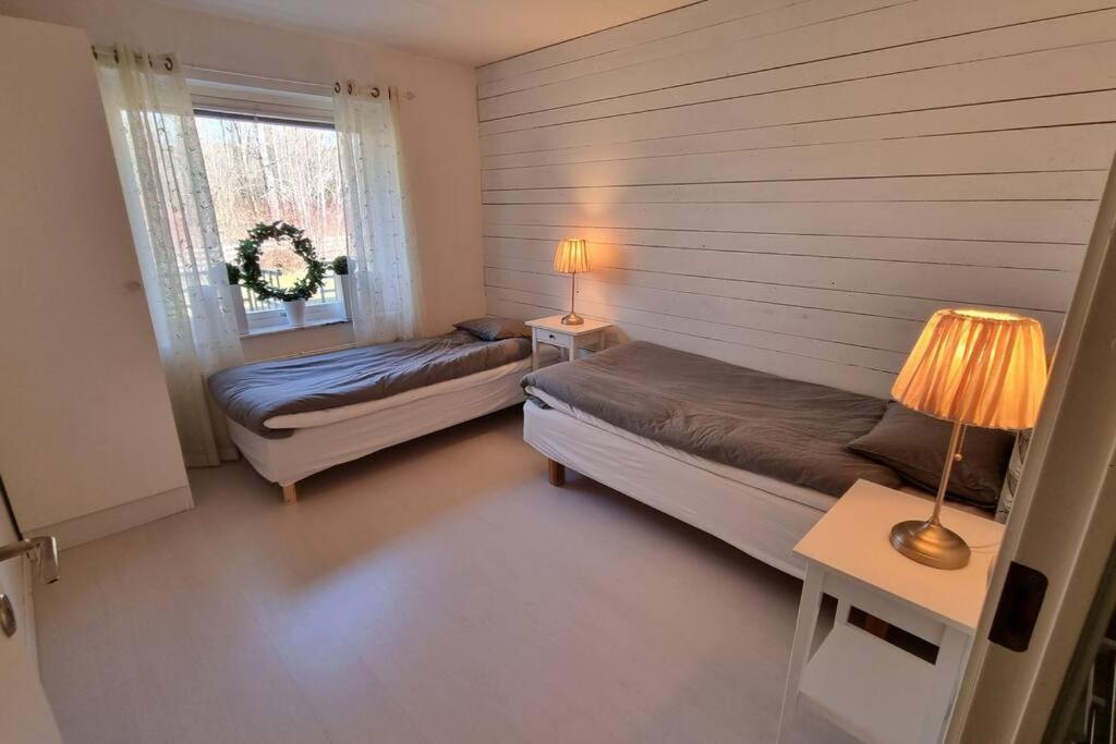 Trivsamt Parhus I Lugnt Omrade Inne I Tranas! Exteriör bild