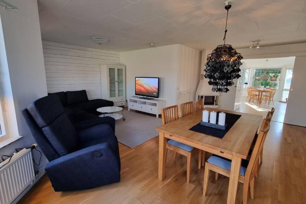 Trivsamt Parhus I Lugnt Omrade Inne I Tranas! Exteriör bild
