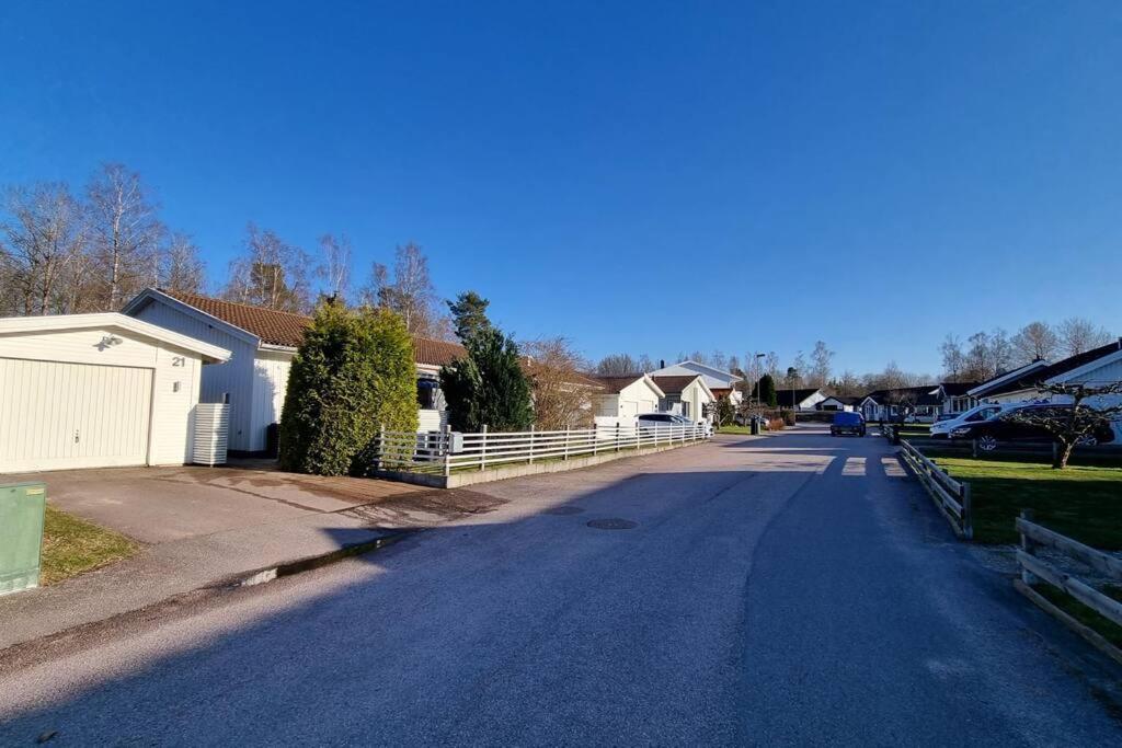 Trivsamt Parhus I Lugnt Omrade Inne I Tranas! Exteriör bild